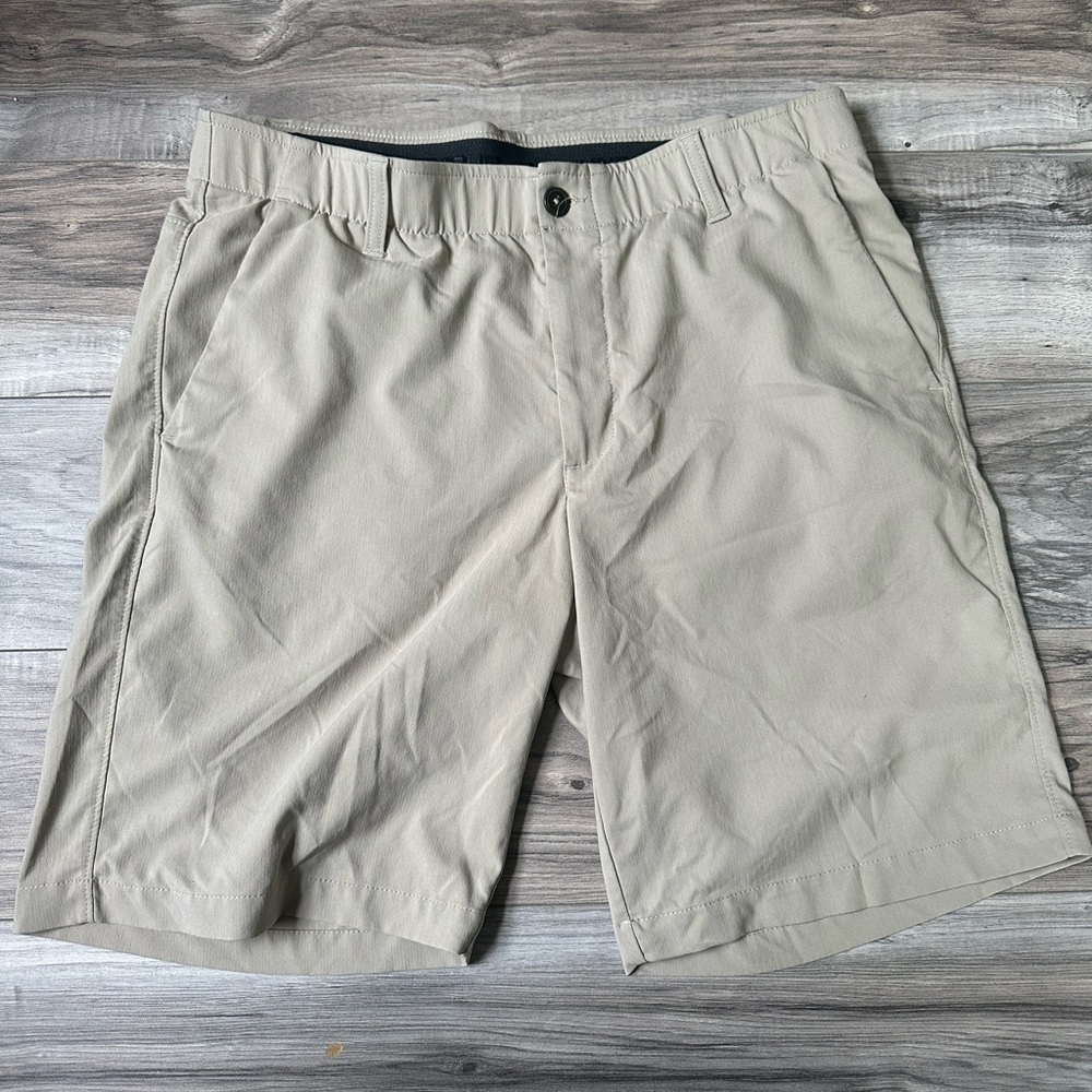 Under Armour Men's Heat Gear Athletic Tan Golf Shorts with Pockets Size 36